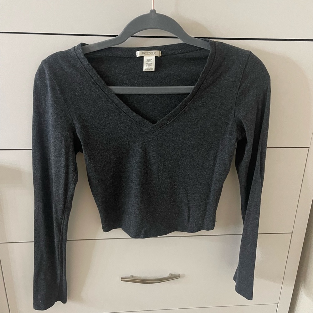 long sleeve gray crop-top